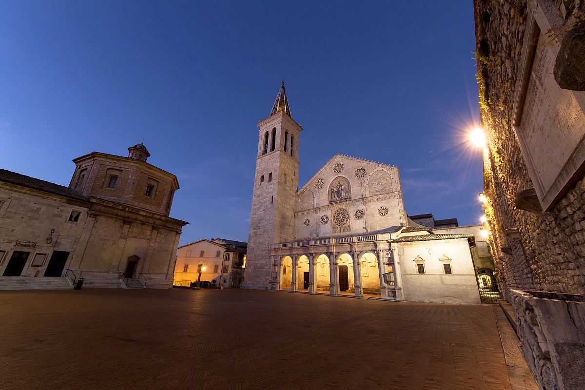 Сполето - кафедральный собор и центральная площадь
